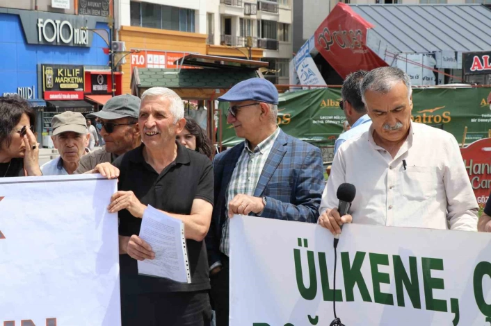 Sivasta bir kişinin öldüğü maden kazası protesto edildi
