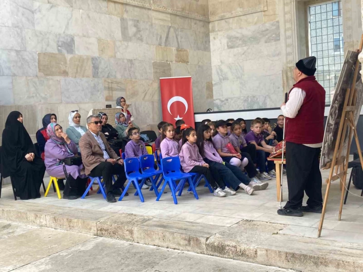 Sivasta Çocuklara, 8 asırlık mekanda masal tadında vakıf bilinci aşılandı
