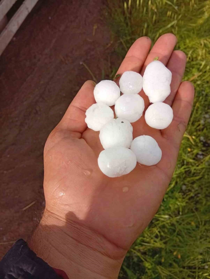 Siverekte dolu yağışı sonrası hortum çıktı
