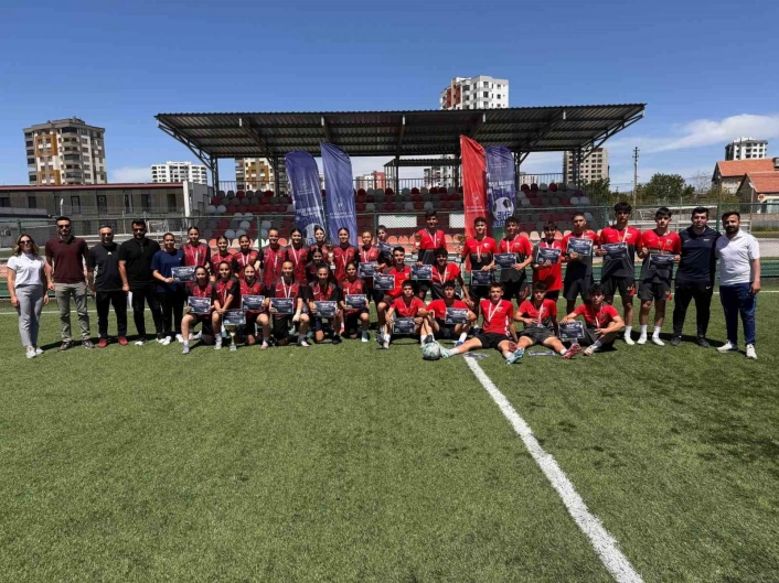 Sokaklar Bizim 5x5 Futbol Turnuvası sonuçlandı
