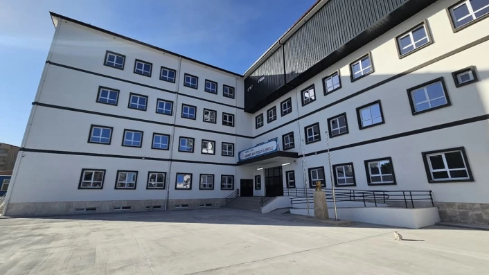 Somada 670 öğrenci modern okuluna kavuştu
