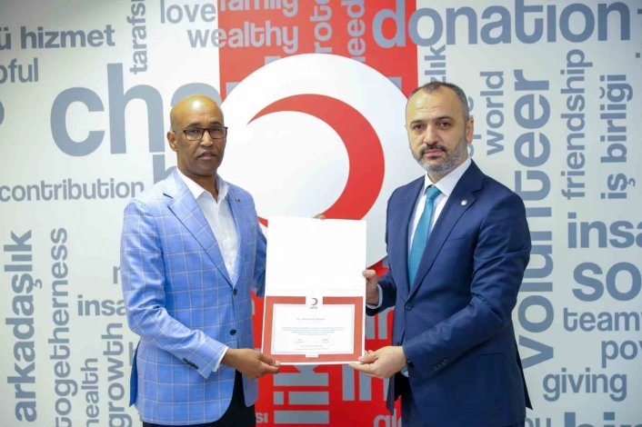 Somali Büyükelçisi kurban vekaletini Türk Kızılaya verdi
