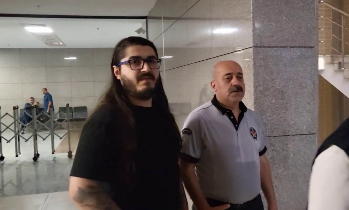 Sosyal medya fenomenleri Kemal Can Parlak ve Tolunay Örenin de aralarında bulunduğu 12 şüpheli serbest bırakıldı