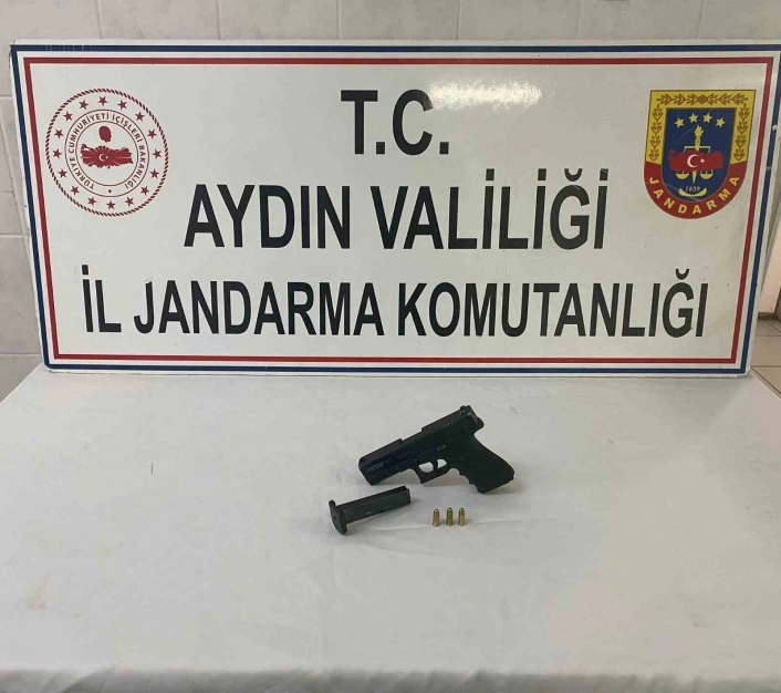 Şüphe üzerine durduruldu, tabanca ele geçirildi
