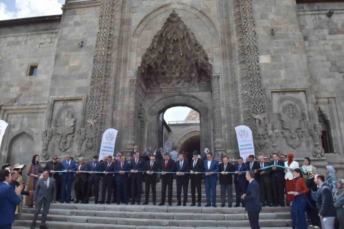 Tarihi Çifte Minareli Medresede Hayat boyu öğrenme haftası etkinliği
