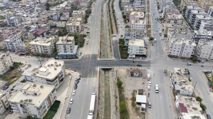 Tarsusta inşa edilen yeni köprü hizmete açıldı
