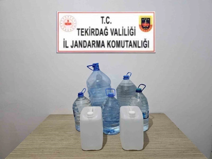 Tekirdağda jandarmadan kaçak içki ve ruhsatsız silah operasyonu
