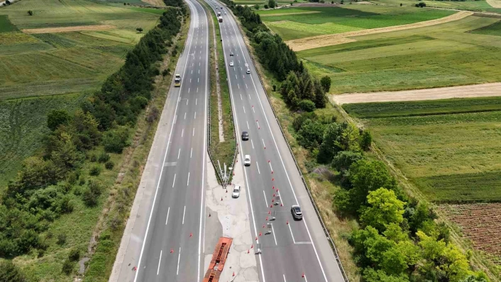 TEMde 4 gün boyunca İstanbul istikametine trafik tek şeritten sağlanacak
