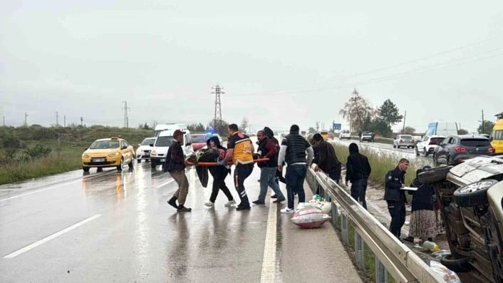 Tokatta iki otomobil çarpıştı: 5 kişi yaralandı
