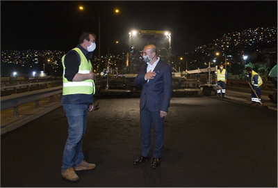 Trafik durdu Büyükşehir yol yaptı