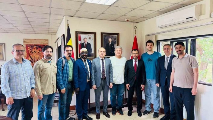 Türk hekimler Ugandada binlerce hastaya umut oldu
