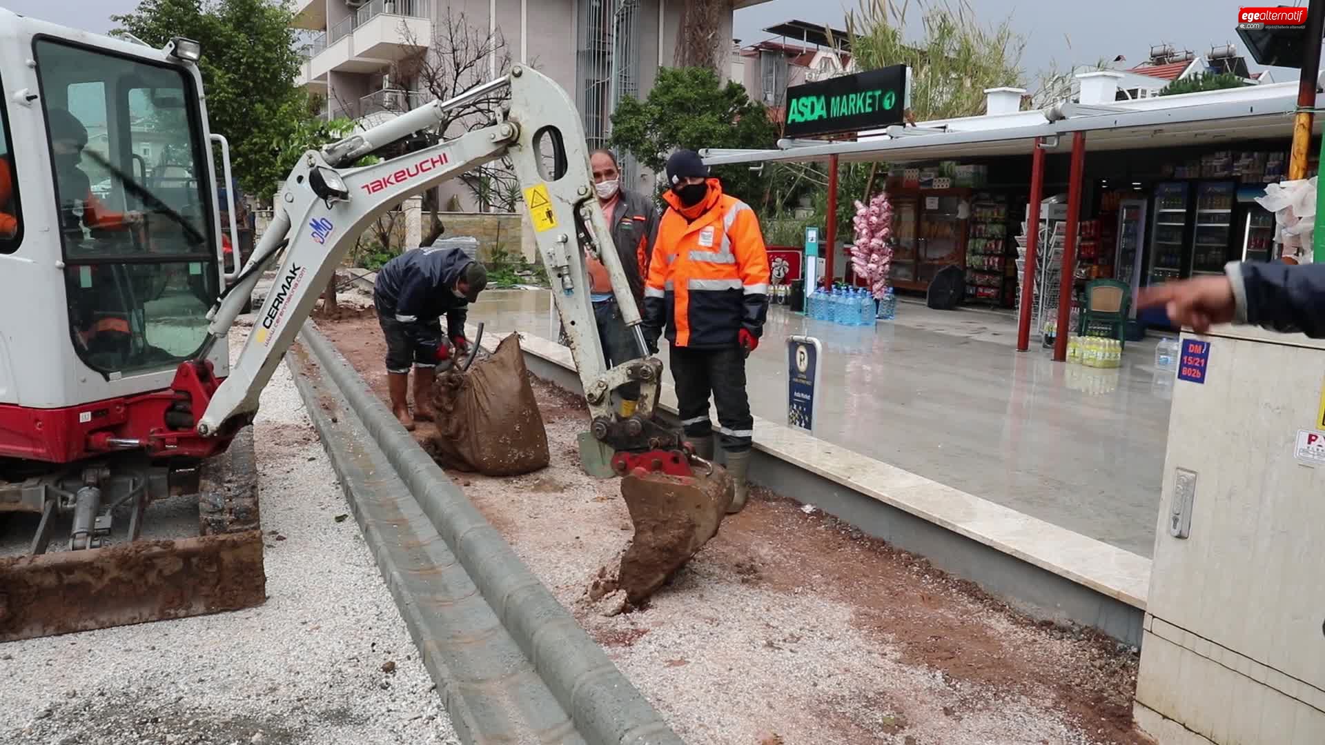 Turunç Ağaçları Eski Yerlerine Yeniden Dikildi