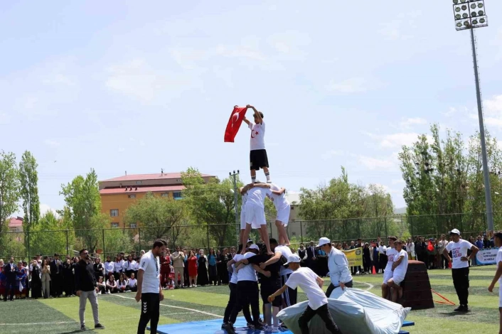 Tutakta 19 Mayıs Atatürkü anma Gençlik ve Spor Bayramı Coşkuyla kutlandı
