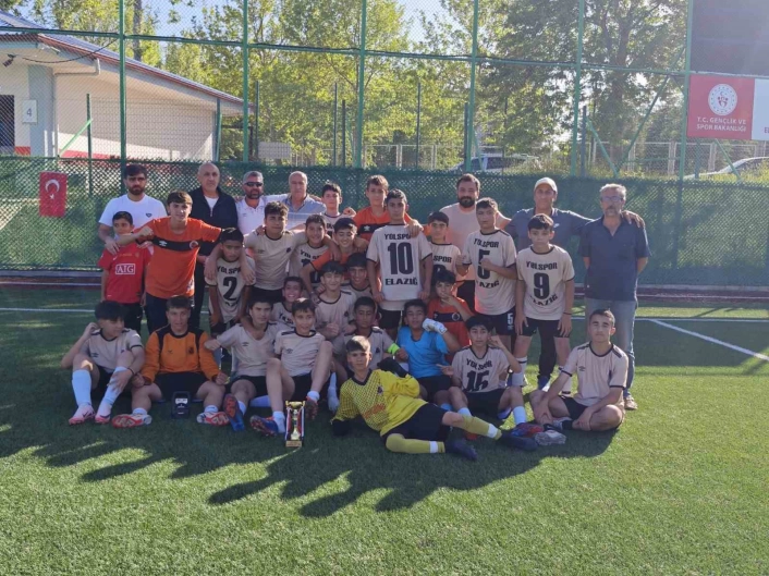 U13te şampiyon Elazığ Yolspor
