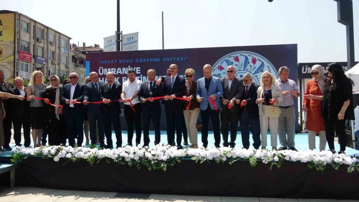 Ümraniyede Halk Eğitimi Merkezi Yıl Sonu Sergisi açıldı

