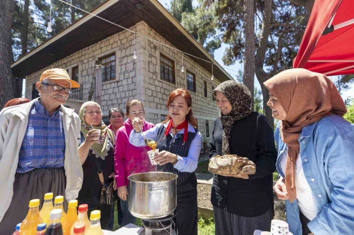Üretici kadınlara, kooperatifleşmenin avantajları anlatıldı
