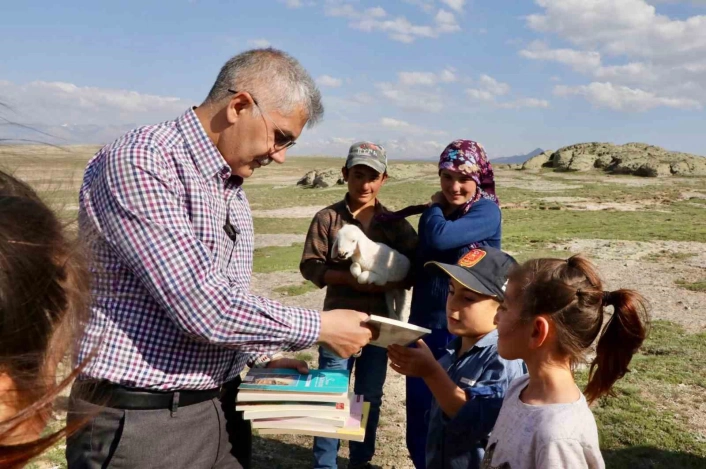 Vali Çelikten çobanlara ziyaret
