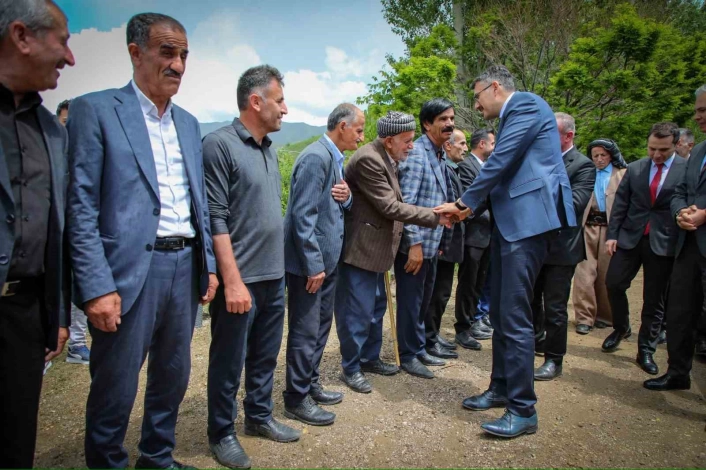 Vali Çelikten köy ziyareti
