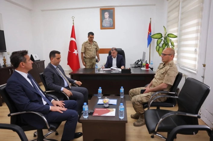 Vali Eldivan Demirözünde jandarma personeliyle bir araya geldi
