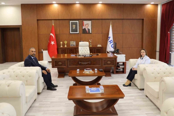 Vali Nurtaç Arslan, Rektör Akkayayı ziyaret etti

