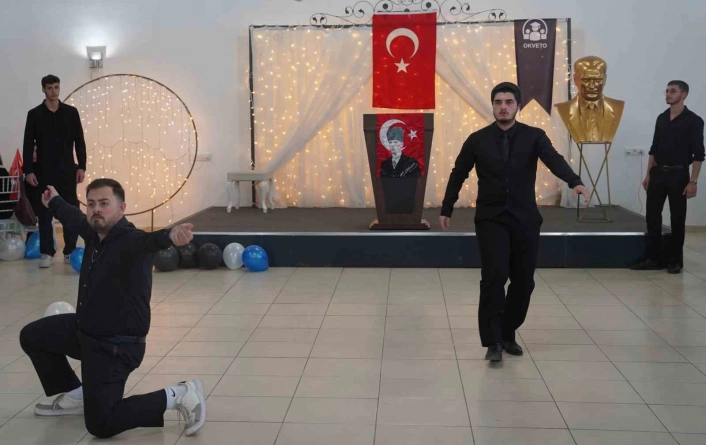 Yalovada Gençlik Balosu renkli görüntülere sahne oldu
