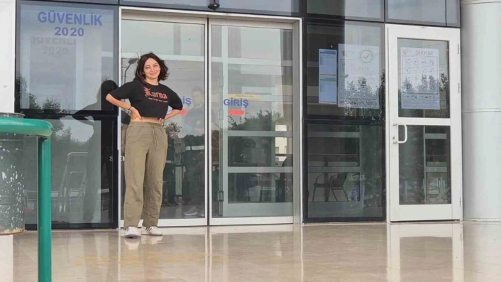 YKSyi 1 dakika ile kaçıran Elif, sosyal medyada gündem oldu
