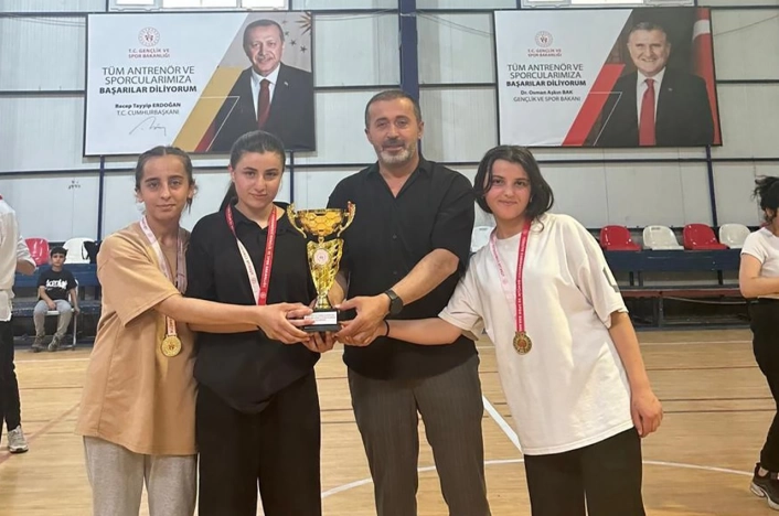 Yüksekova ve Çukurcada basketbol rüzgarı esiyor
