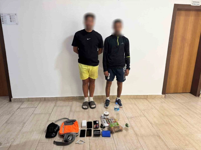 Yunanistana yüzerek geçme hazırlığında olan düzensiz göçmenler yakalandı
